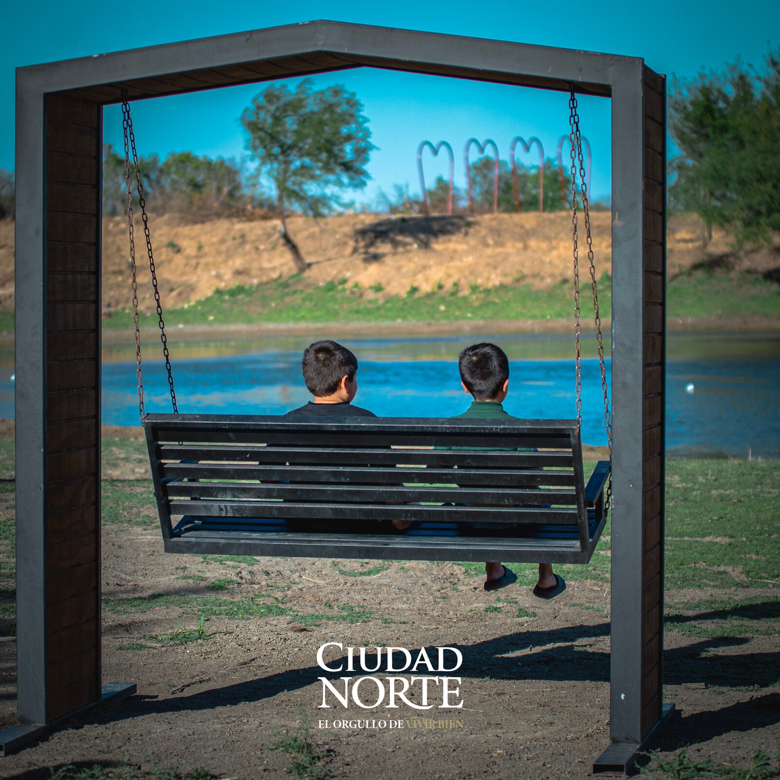 Columpio con vista al lago en Ciudad Norte